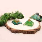 Sm Orgonite Pyramid 25mm Gemchips and Copper - Image 9