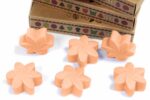 Gift Set of 6 Wax Melts  - Tuberose - Image 4