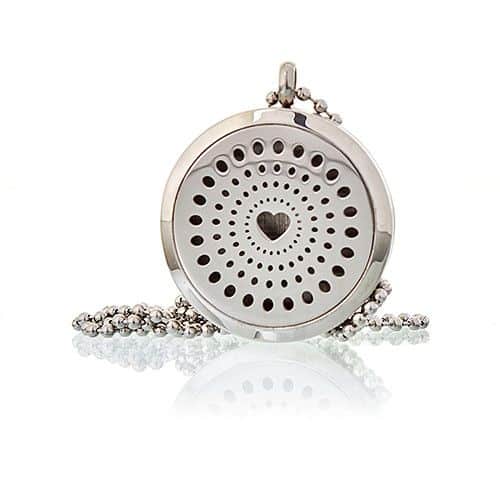 bG9jYWw6Ly9tZWRpYS85SC84RS82MFIzMEMxRzZNVEs4RTlILzMyMTBhMGQ0LmpwZWc Aromatherapy Jewellery Necklace - Diamonds Heart 30mm - Image 1