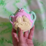 Monkey Bathbomb 90g - Guava & Strawberry - Image 6